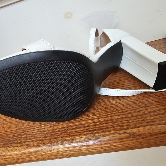 Women shoes with Bow: Color: white Size 40 (9) - Picture 7 of 13